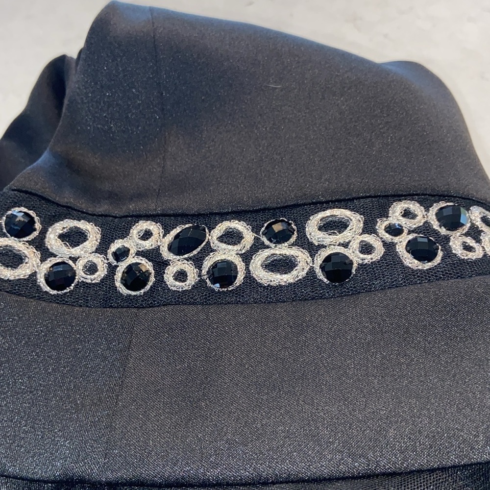 Jones Wear Dress Black sleeveless Size 12 with black and silver jewels - Picture 11 of 11